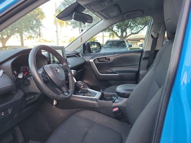 Used 2021 Toyota RAV4 LE FWD image 11