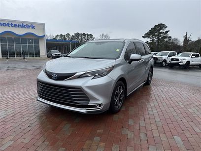 Used 2025 Toyota Sienna Platinum