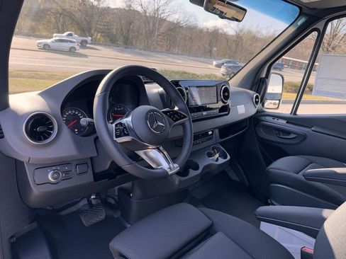 New 2025 Mercedes-Benz Sprinter 2500 image 10