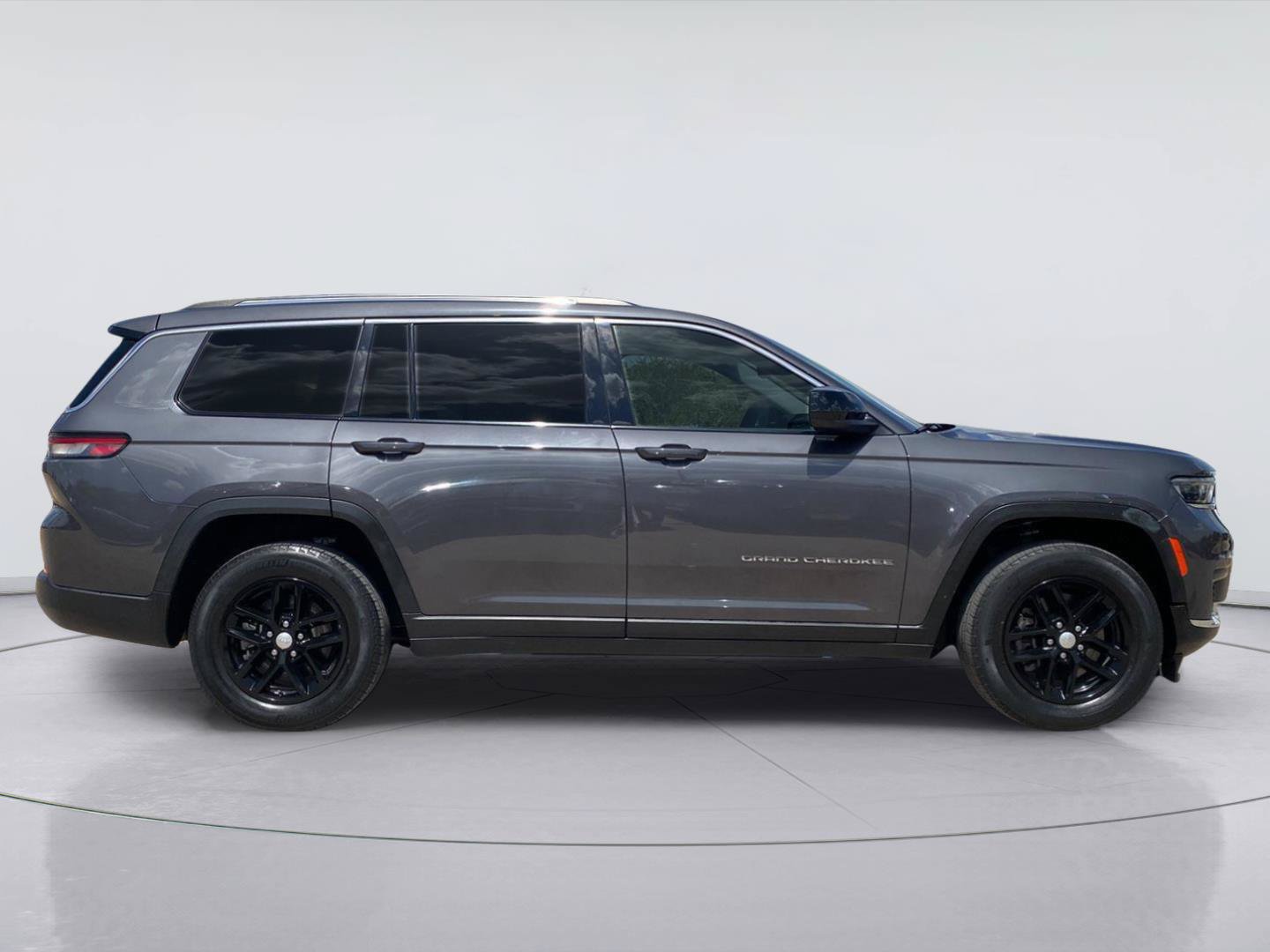 Used 2023 Jeep Grand Cherokee L Laredo AWD/4WD image 6