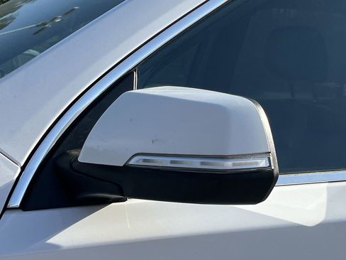 Used 2023 Chevrolet Traverse LT FWD image 31