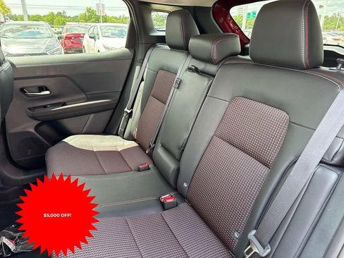 New 2025 Nissan Kicks SR image 7