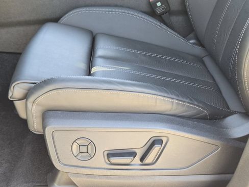 Certified 2025 Audi Q5 Prestige AWD/4WD image 31