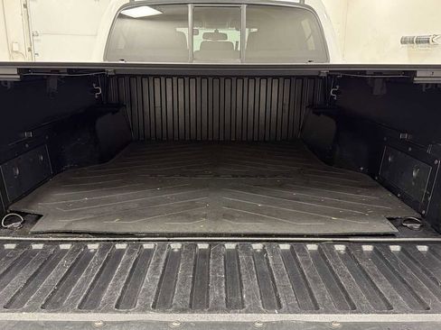 Certified 2017 Toyota Tacoma SR5 w/ Tow Package AWD/4WD image 27
