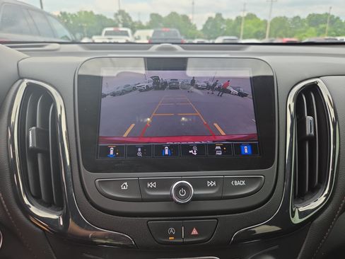 Used 2022 Chevrolet Equinox RS w/ RS Leather Package AWD/4WD image 15