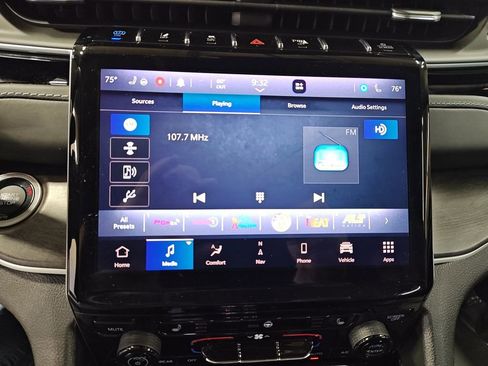 Used 2022 Jeep Grand Cherokee Limited 4xe image 19