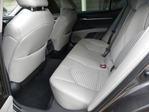 Used 2023 Toyota Camry SE AWD/4WD image 18