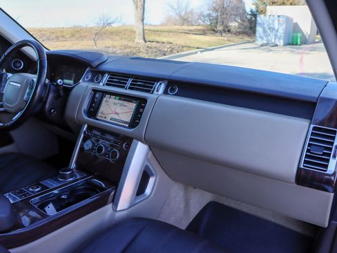 Used 2015 Land Rover Range Rover HSE image 23