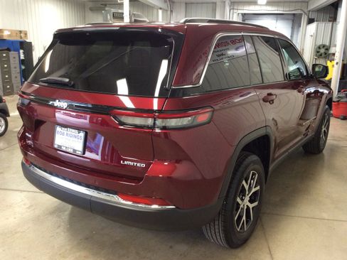 New 2025 Jeep Grand Cherokee Limited image 7