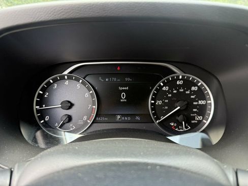 Used 2025 Nissan Frontier S RWD image 4