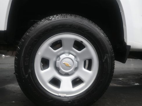 Used 2022 Chevrolet Colorado W/T image 9