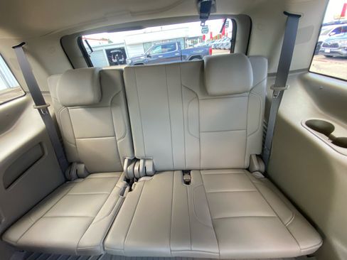 Used 2019 Chevrolet Tahoe LT w/ Luxury Package image 25