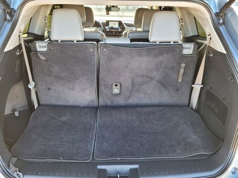 Used 2024 Toyota Highlander XLE image 17