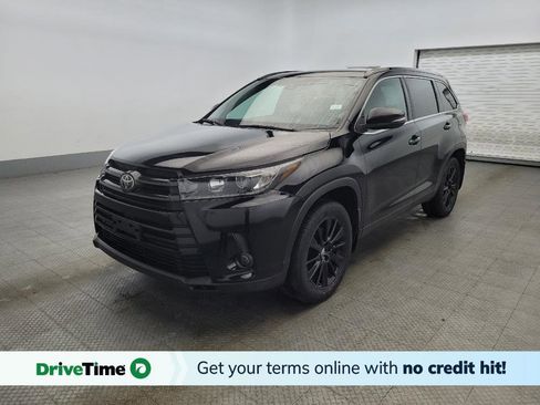 Used 2019 Toyota Highlander SE image 1