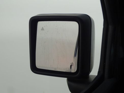 Used 2021 Jeep Wrangler Unlimited Sahara image 40