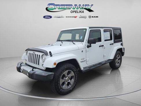 Used 2017 Jeep Wrangler Unlimited Sahara w/ Connectivity Group image 3