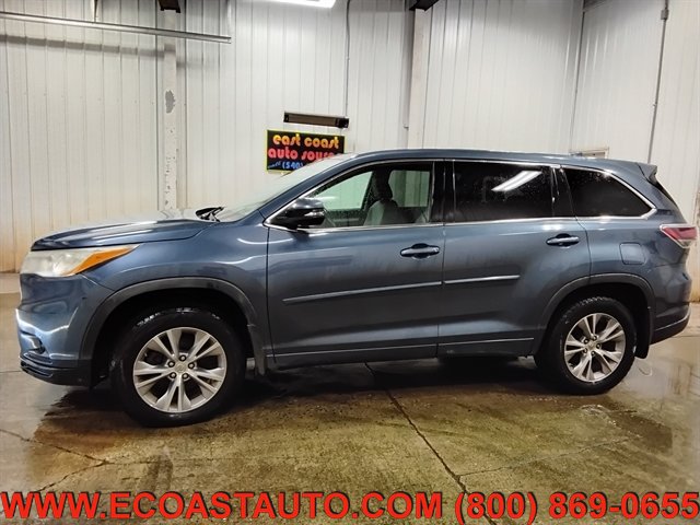 Used 2014 Toyota Highlander Plus AWD/4WD image 5