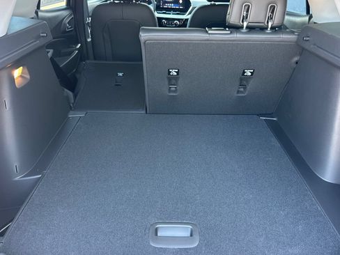 New 2026 Chevrolet Trax LT w/ LT Convenience Package FWD image 15