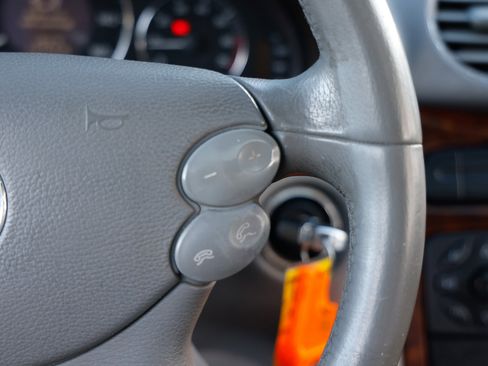 Used 2004 Mercedes-Benz CLK 320 Coupe image 26