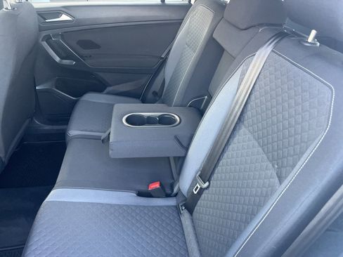 Used 2021 Volkswagen Tiguan S image 11