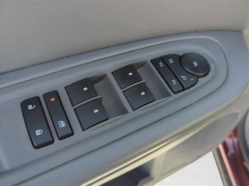 Used 2017 Chevrolet Traverse LT image 8