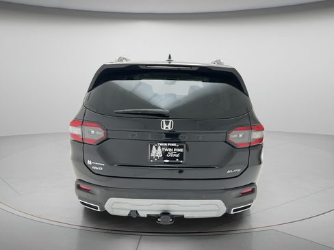 Used 2025 Honda Pilot Elite image 7