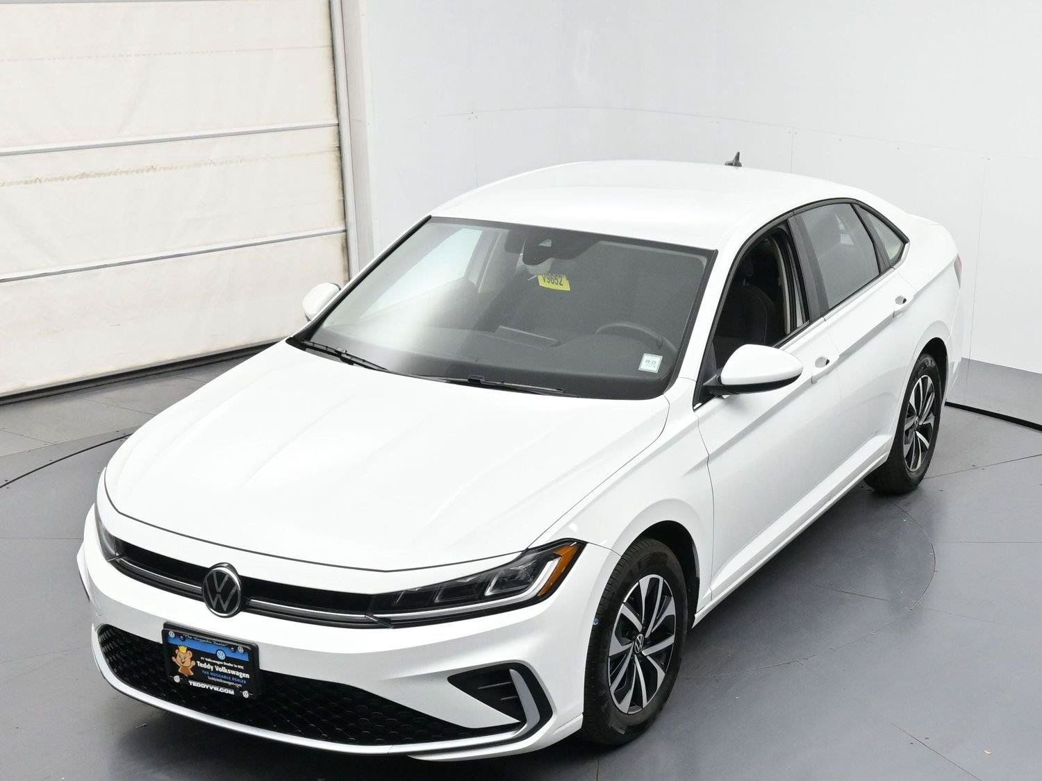 Used 2025 Volkswagen Jetta S FWD image 33