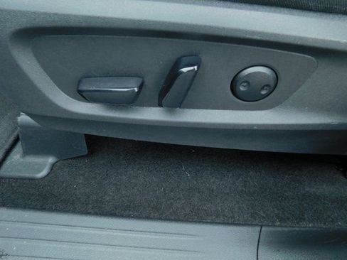 Used 2024 Nissan Pathfinder SV image 26