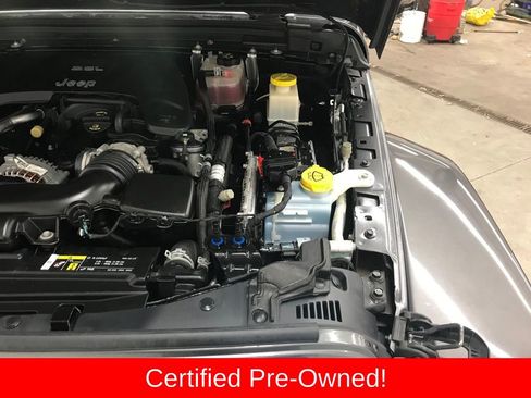 Certified 2020 Jeep Gladiator Overland image 41