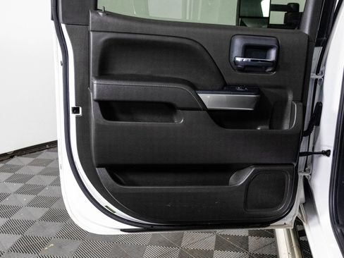 Used 2018 Chevrolet Silverado 1500 LT w/ All Star Edition image 34