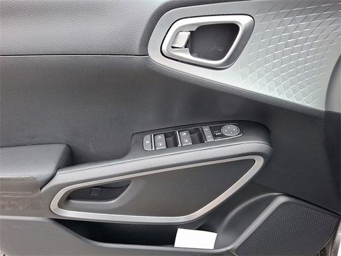 New 2025 Kia Soul LX w/ LX Technology Package image 8