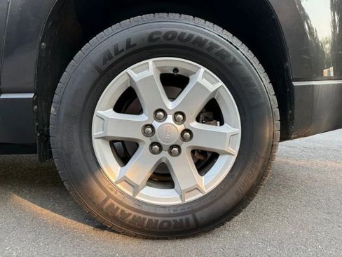 Used 2016 GMC Acadia SLE image 33