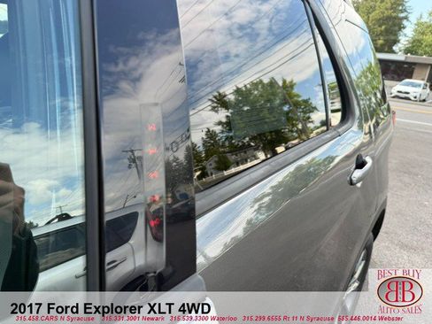 Used 2017 Ford Explorer XLT w/ Equipment Group 202A AWD/4WD image 10