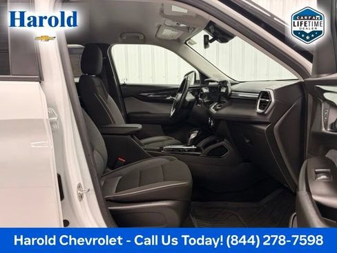 Used 2024 Chevrolet TrailBlazer LT w/ Convenience Package AWD/4WD image 11