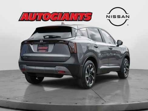 Used 2025 Nissan Kicks SV w/ Charging Package image 7