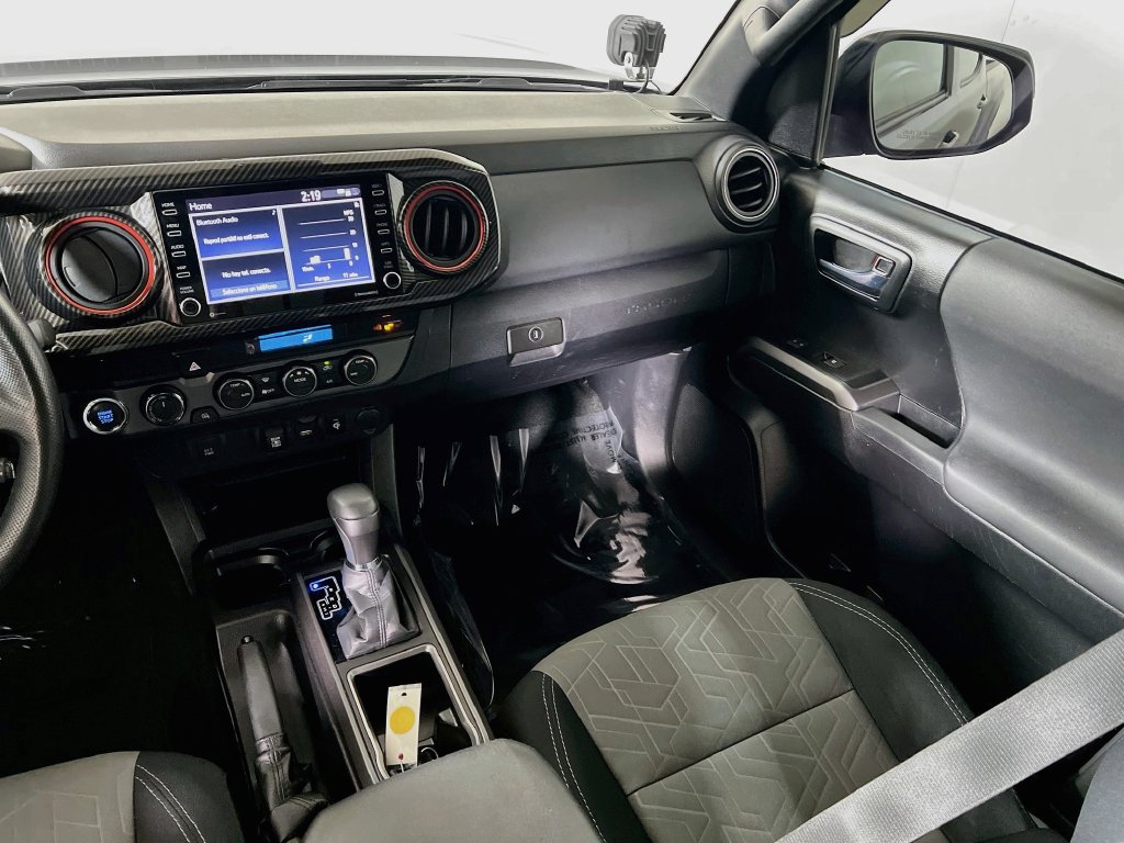 Certified 2022 Toyota Tacoma TRD Off-Road AWD/4WD image 20