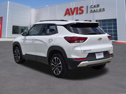 Used 2025 Chevrolet TrailBlazer LT AWD/4WD image 9