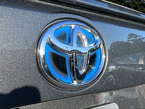 Used 2024 Toyota RAV4 XLE AWD/4WD image 31