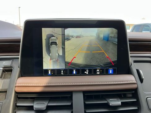 Used 2023 Chevrolet Tahoe High Country w/ Premium Package 2 AWD/4WD image 8