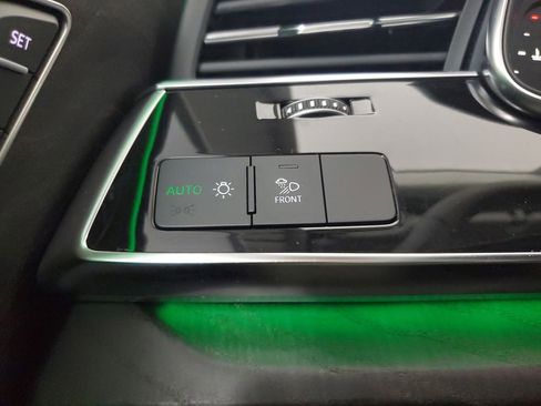 Used 2023 Audi Q8 Premium Plus w/ Premium Plus Package image 35