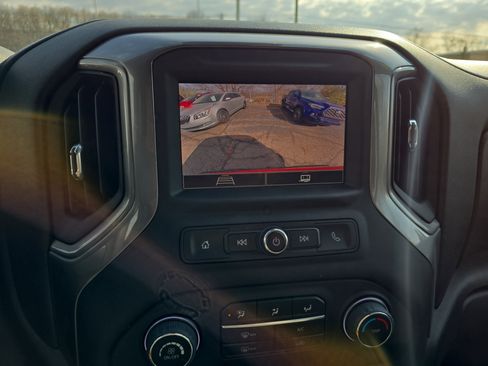 Used 2022 Chevrolet Silverado 1500 W/T w/ WT Value Package AWD/4WD image 23