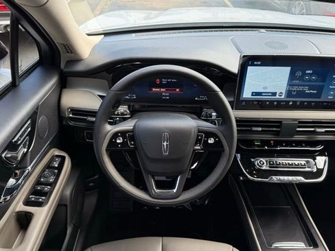 New 2025 Lincoln Corsair FWD w/ Equipment Group 101A image 6