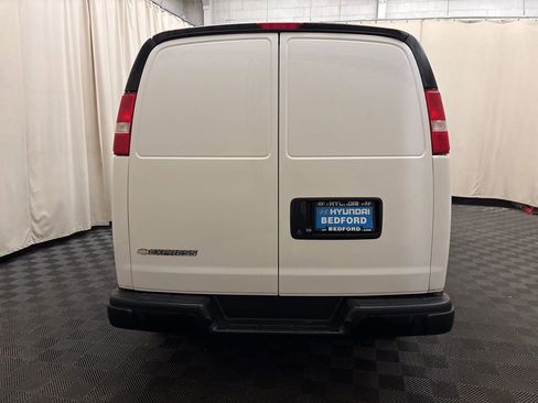 Used 2023 Chevrolet Express 3500 Extended w/ Driver Convenience Package image 7