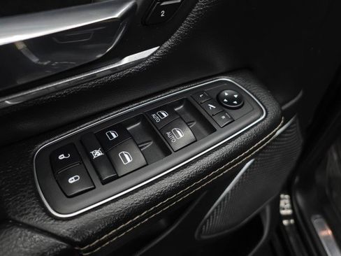 Used 2019 RAM 1500 Laramie w/ Sport Appearance Package AWD/4WD image 34