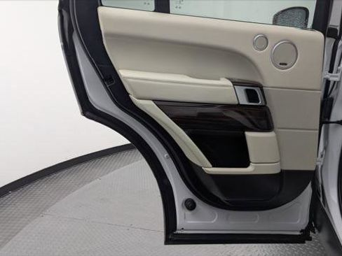 Used 2016 Land Rover Range Rover Supercharged image 15