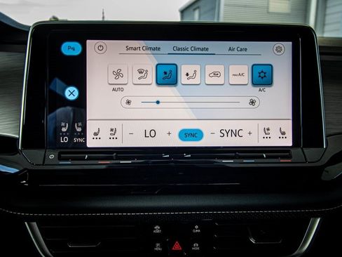 New 2026 Volkswagen Atlas Cross Sport SE image 5