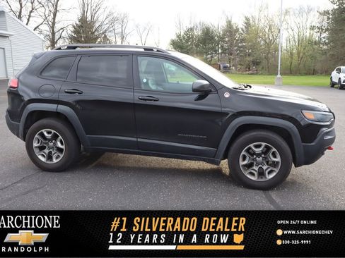 Used 2019 Jeep Cherokee Trailhawk image 1