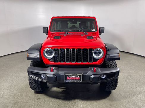 Used 2025 Jeep Wrangler Unlimited Rubicon AWD/4WD image 8