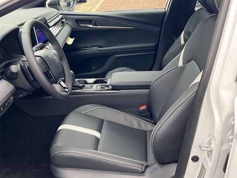 New 2026 Toyota Camry SE image 7