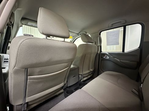 Used 2018 Nissan Frontier SV AWD/4WD image 20